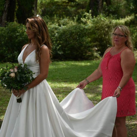 Meet your Posher, Crystal - Picture 3 of 7